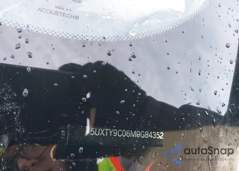 2021 BMW X3 M40I z USA, uszkodzony, nr VIN 5UXTY9C06M9G84352